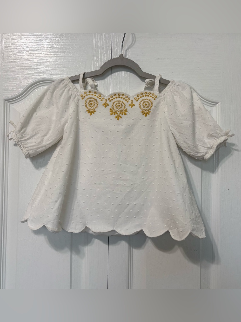 Max Studio Kids White Top with Gold Embroidery 3T